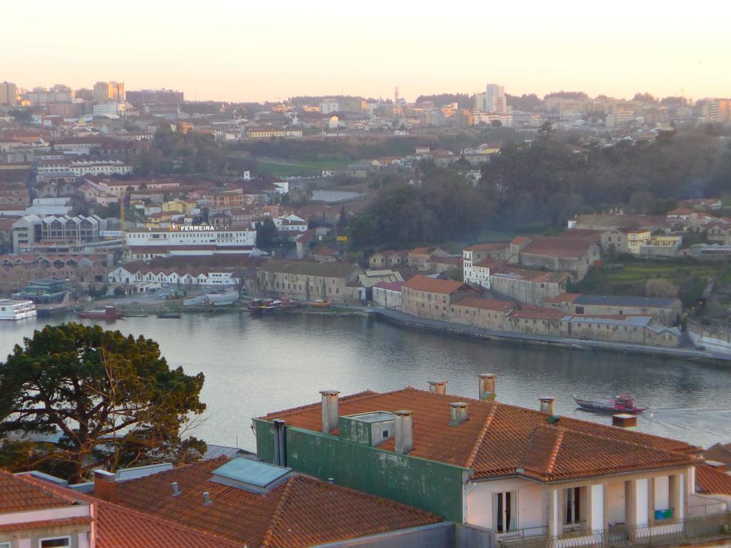 Lv Premier Apartments Clerigos- Re1 Porto Bagian luar foto