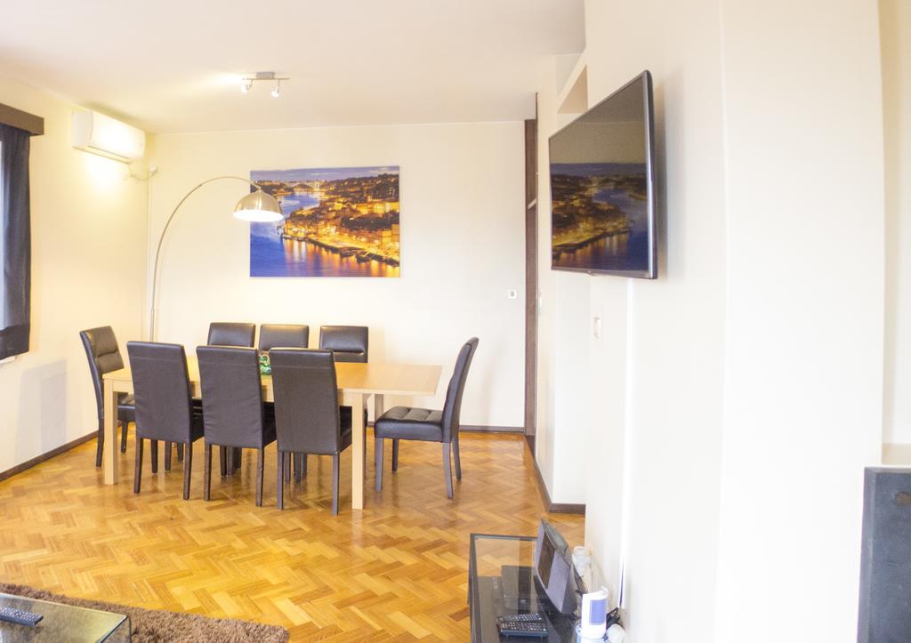 Lv Premier Apartments Clerigos- Re1 Porto Bagian luar foto