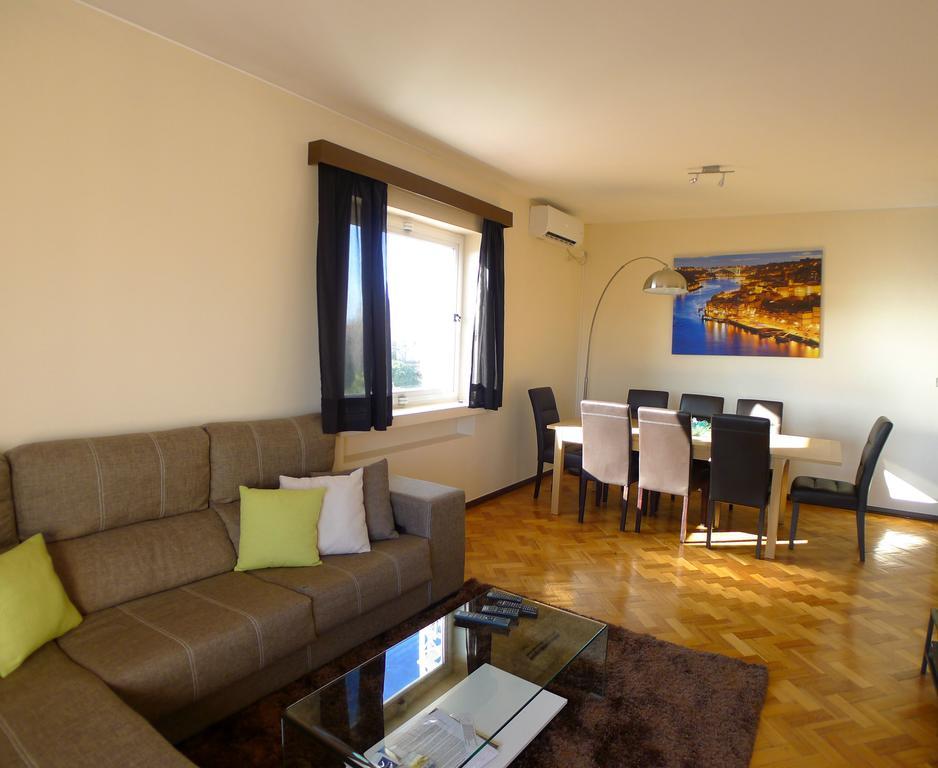 Lv Premier Apartments Clerigos- Re1 Porto Bagian luar foto